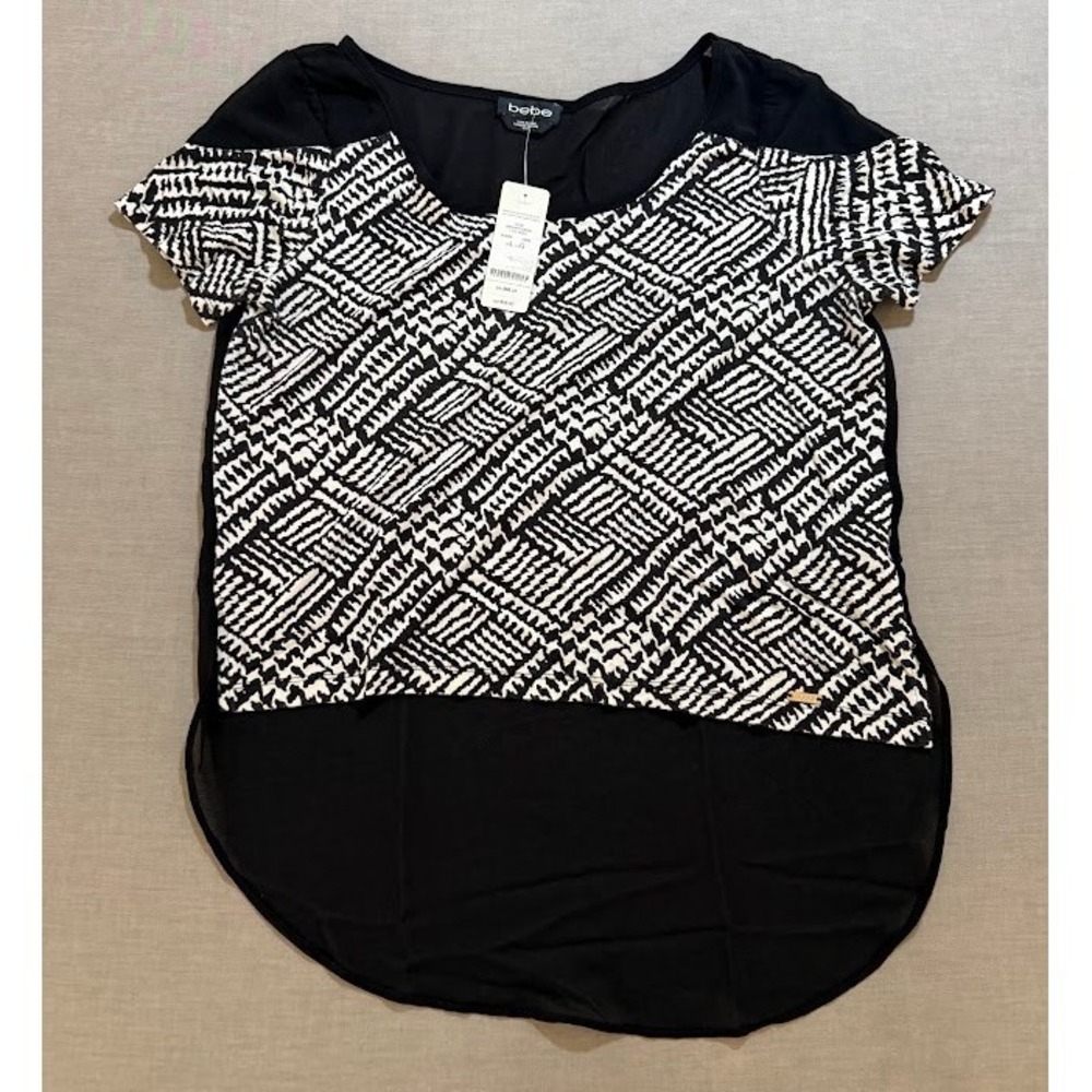 Bebe Black White Geometric Print Sheer Sleeve High Low Top Women's Size M